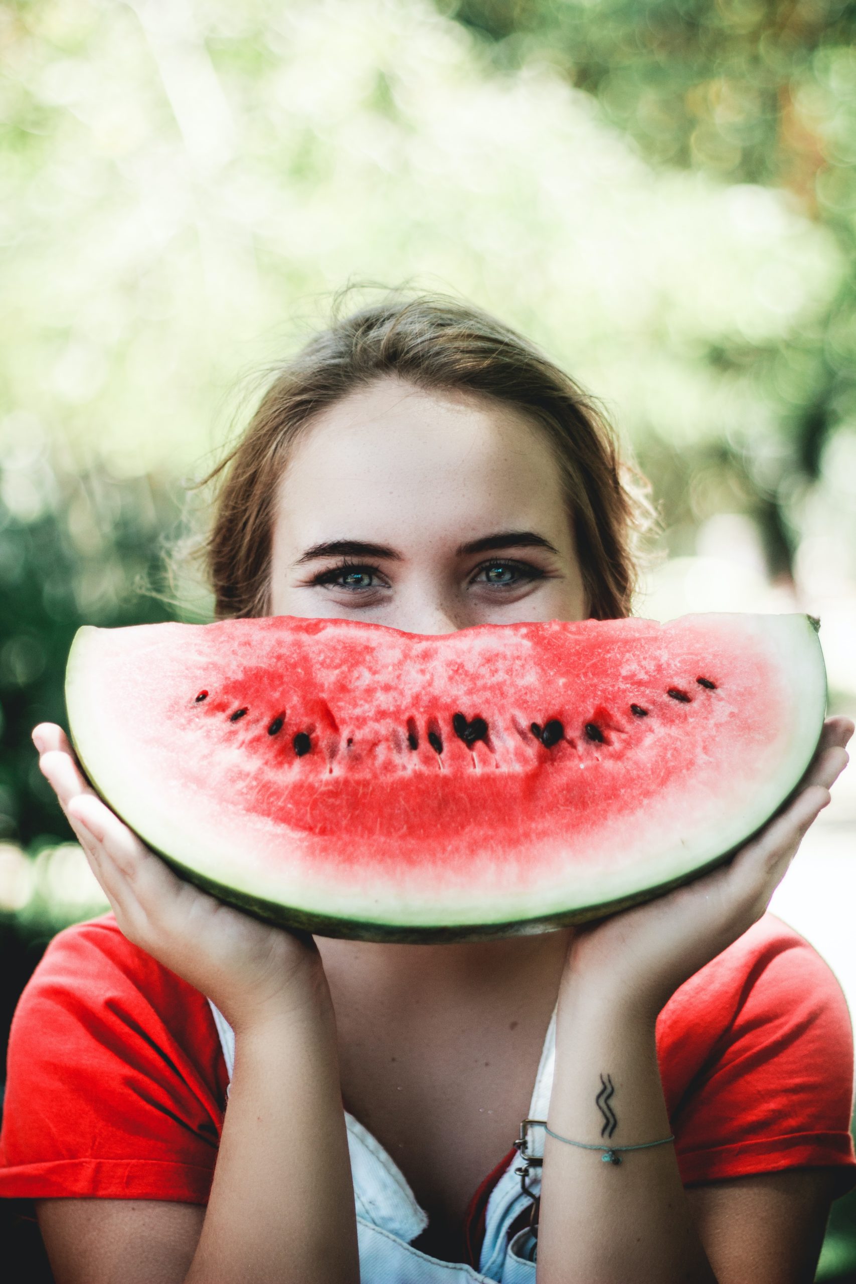 pasteque caju-gomes-QDq3YliZg48-unsplash eau verre bouteille menthe